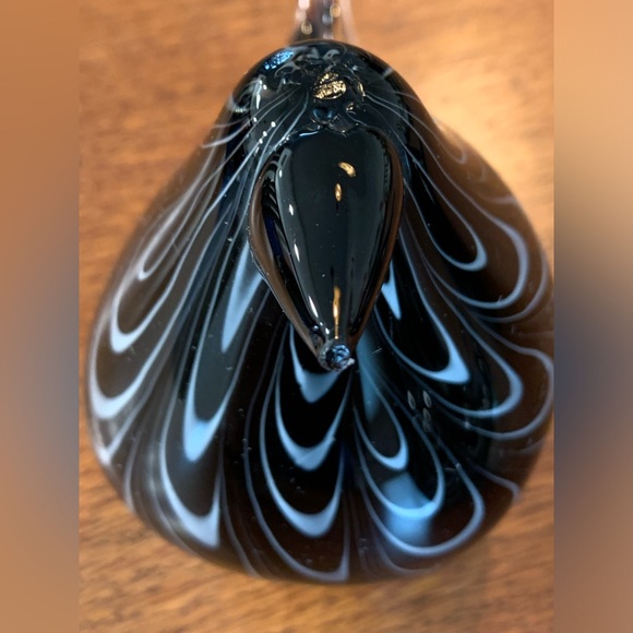 3 solid clear, black & white glass birds - Picture 5 of 12